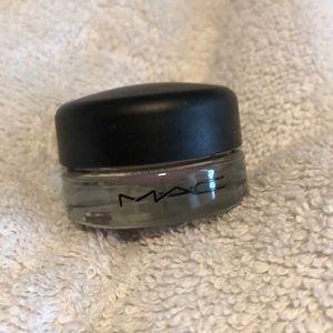 MAC Pro Longwear Paint Pot